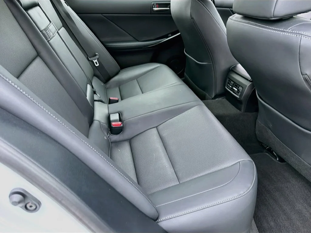 Used 2024 White Pearl Lexus 300 image 33
