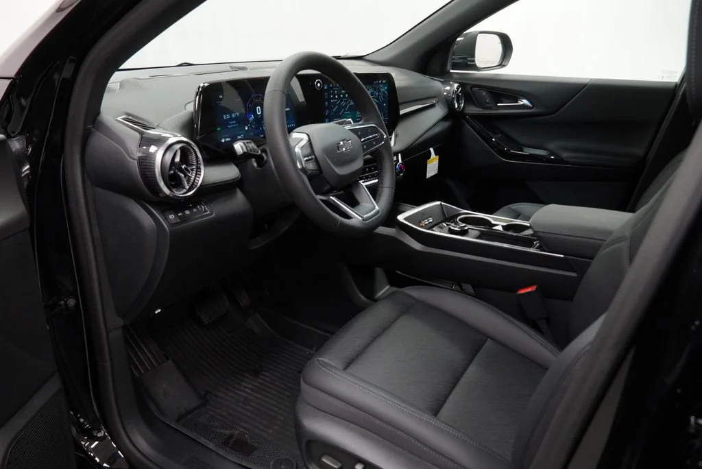 New 2027 Mosaic Black Metallic Chevrolet LT image 11