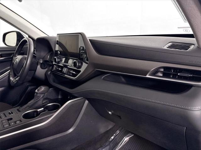 Certified Used 2024 MAGNETIC GRAY MET. Toyota  image 40