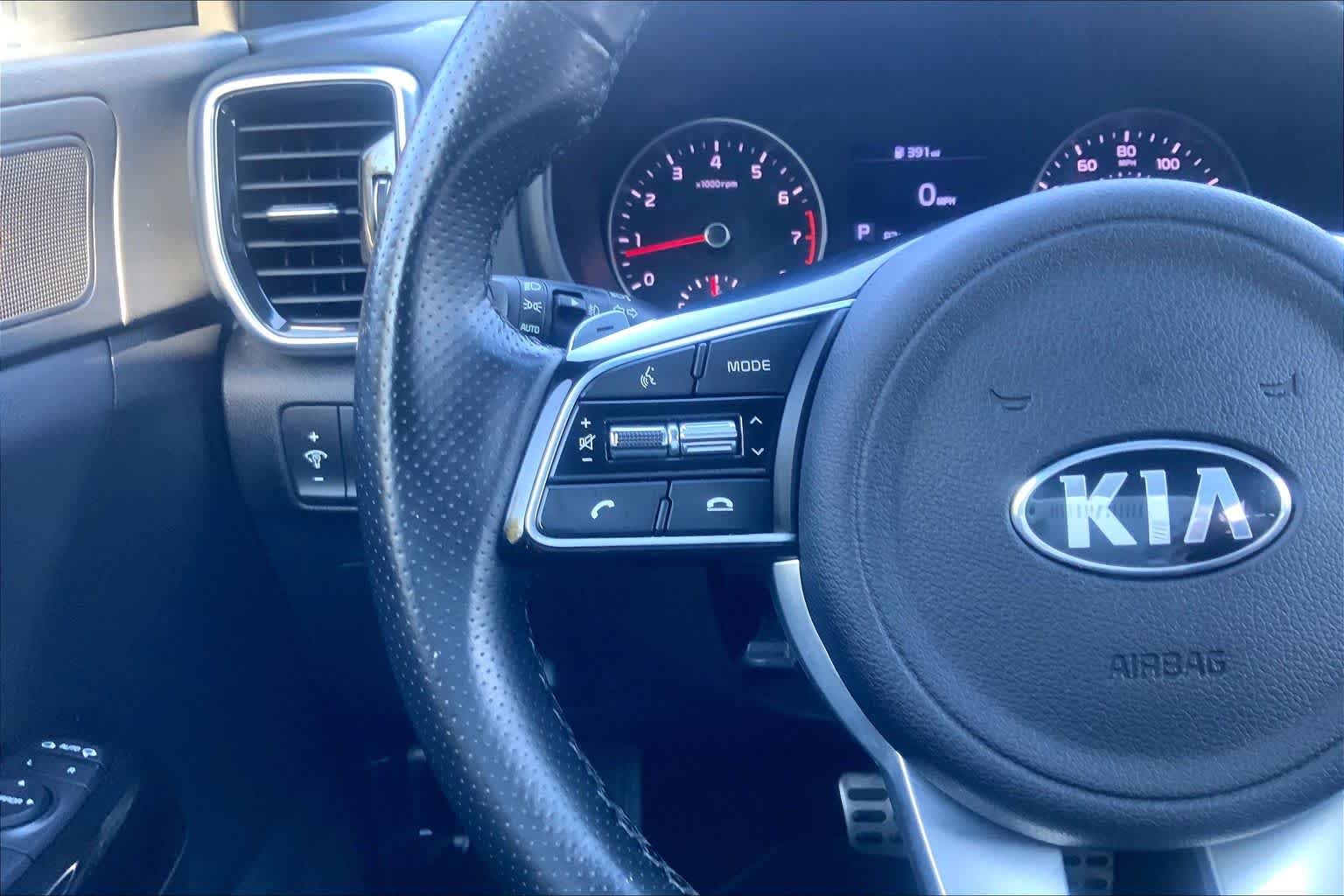 Used 2022 Hyper Red Kia Nightfall image 23