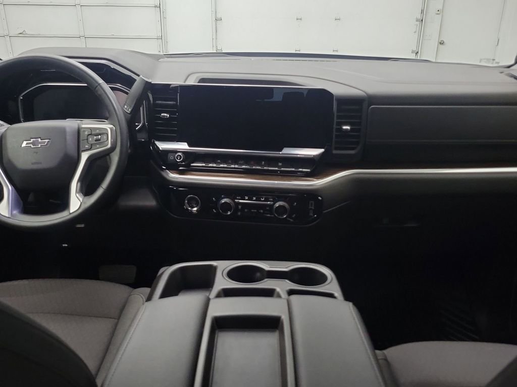 2024 Chevrolet Silverado 1500 RST photo 4