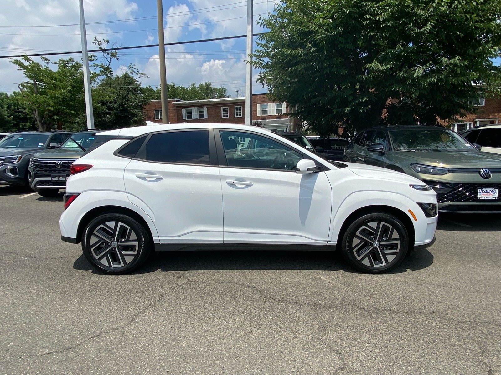 Used 2023 Hyundai Kona EV SE with VIN KM8K23AGXPU174463 for sale in Alexandria, VA