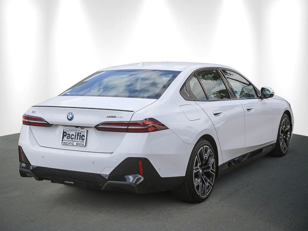 New 2026 Alpine White BMW eDrive40 image 6