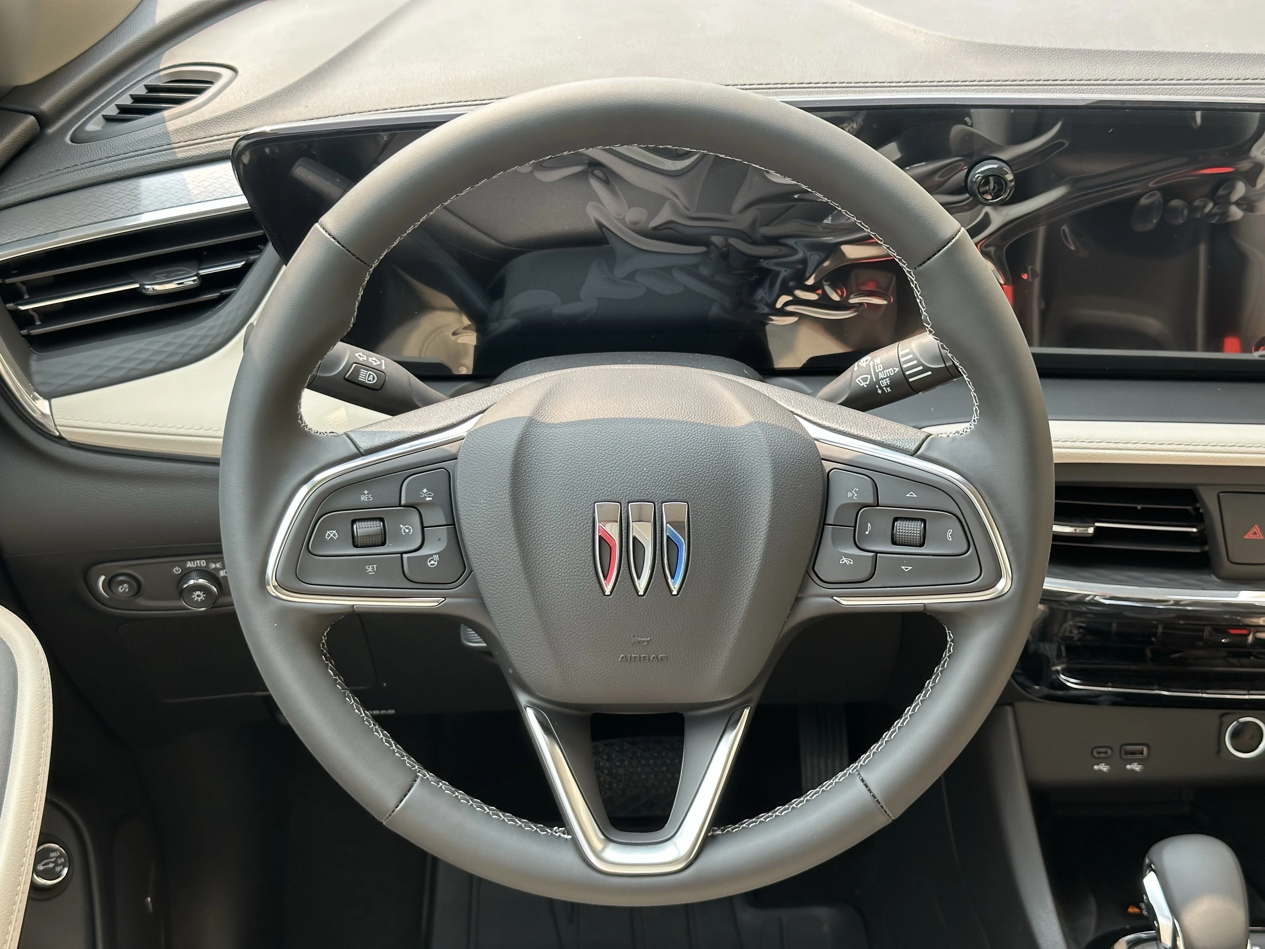 New 2026 White Frost Tricoat Buick Avenir image 11