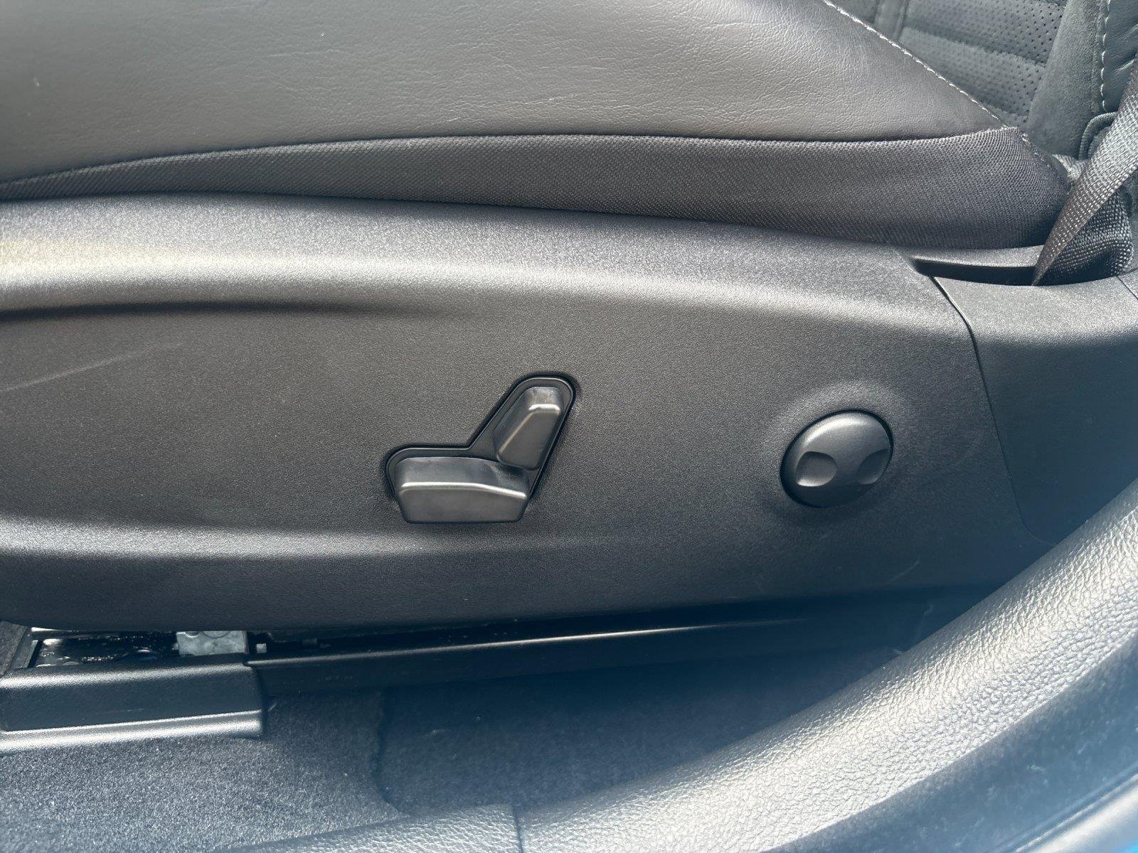 Used 2023 B5 Blue Pearlcoat Dodge Scat Pack image 16
