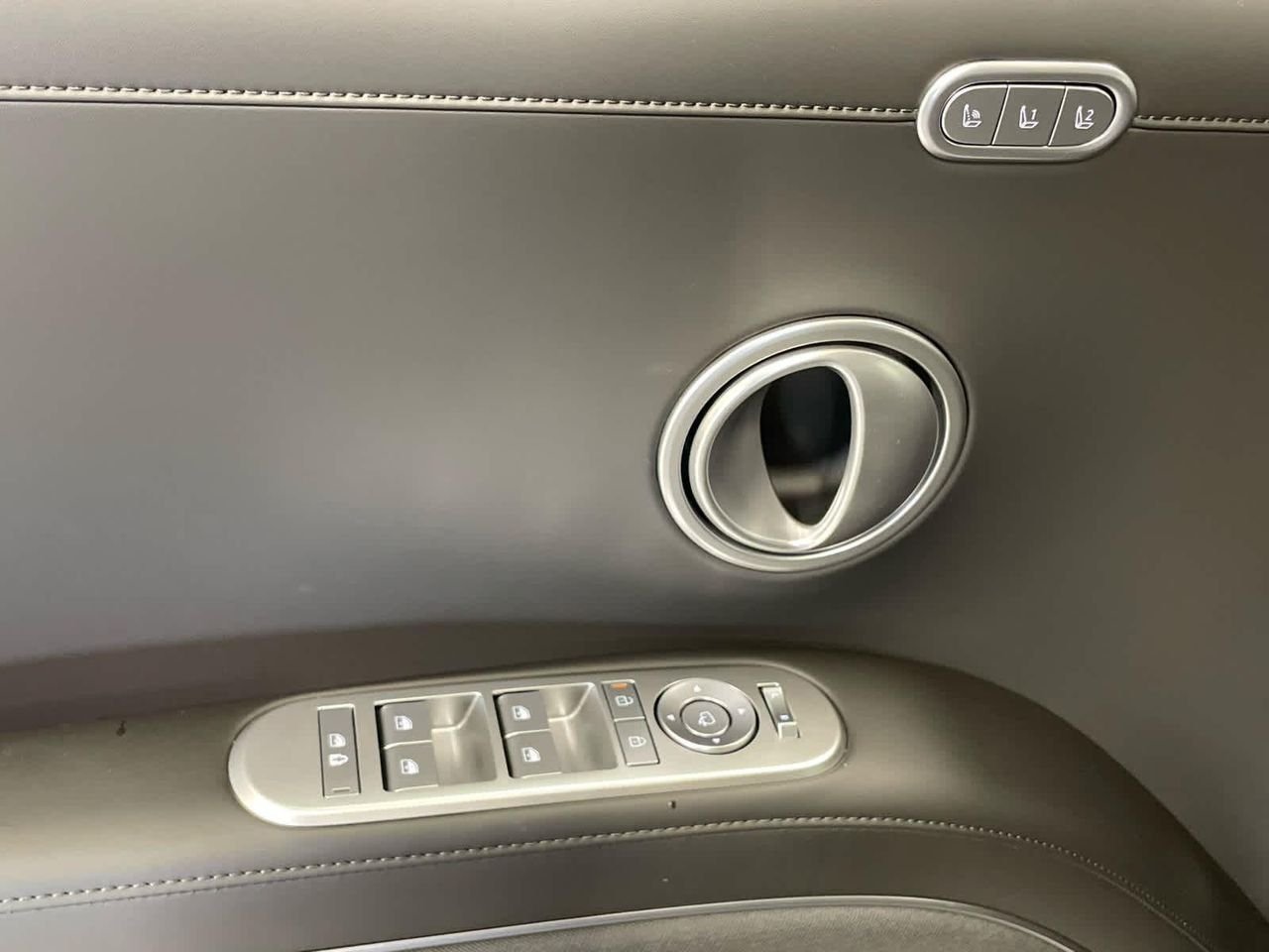 New 2026 Ecotronic Gray Pearl Hyundai Calligraphy AWD image 30