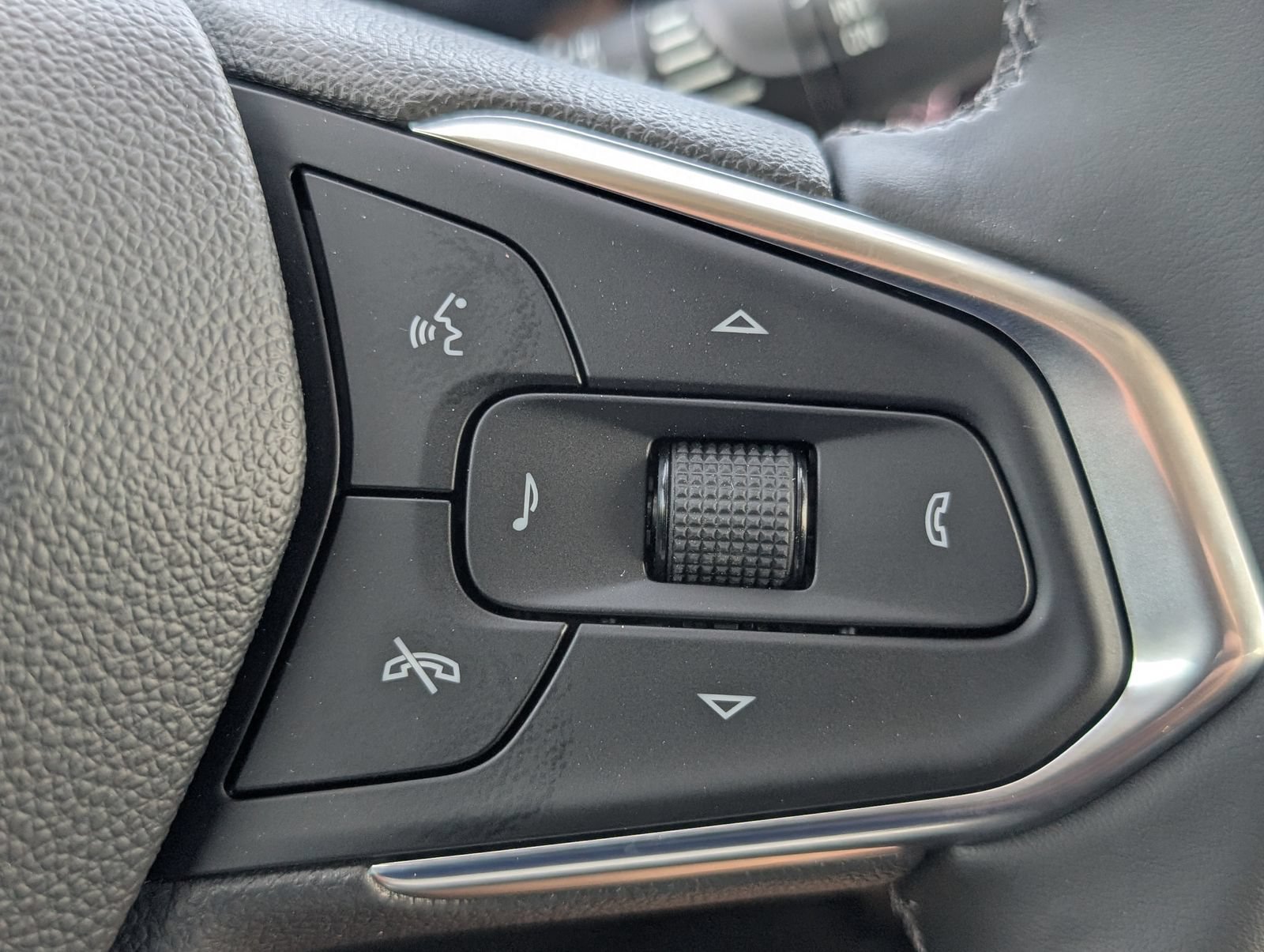 2026 Chevrolet Trax LT - Photo 17