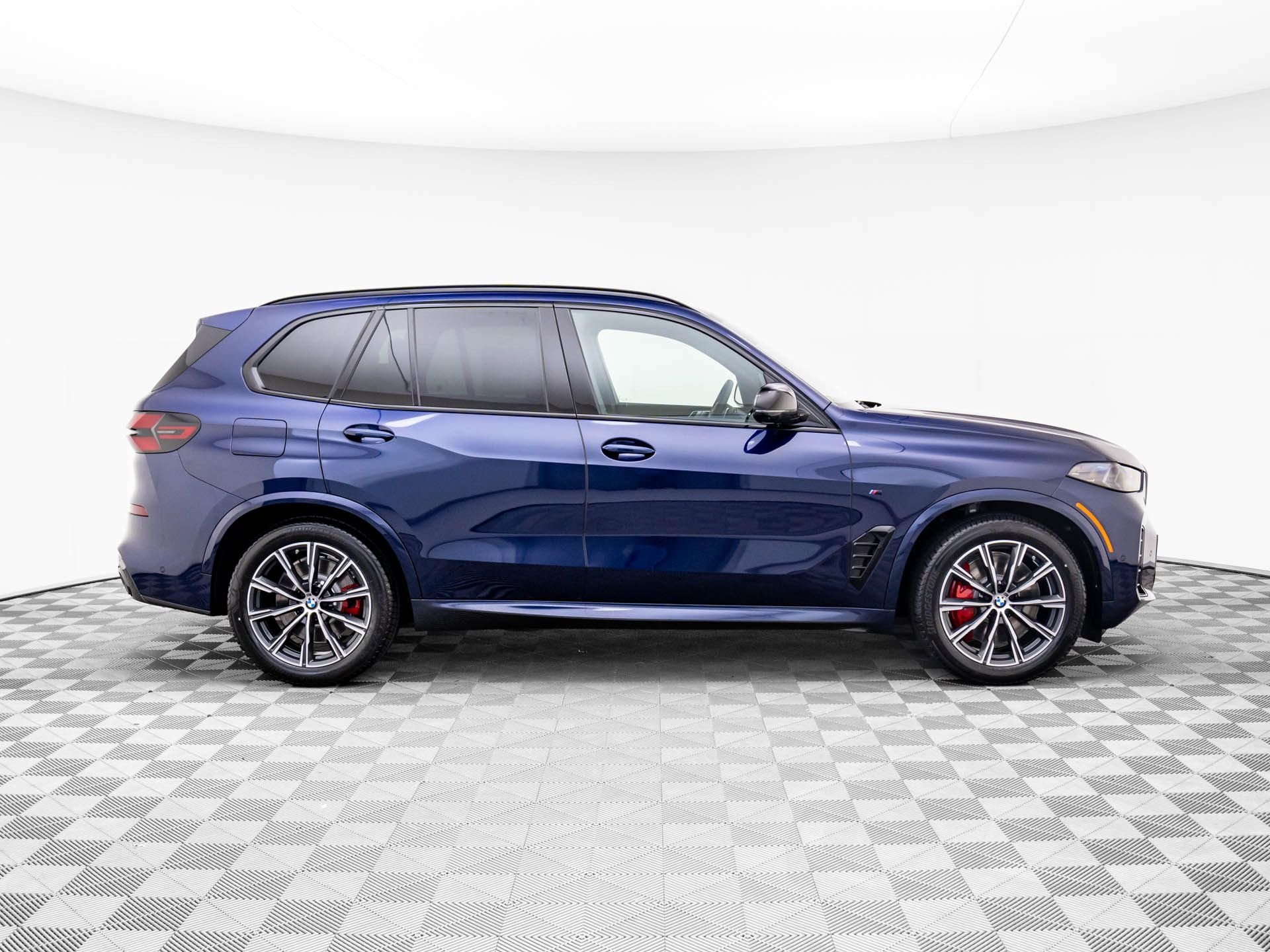 Used 2026 Tanzanite Blue II Metallic BMW M60i image 7