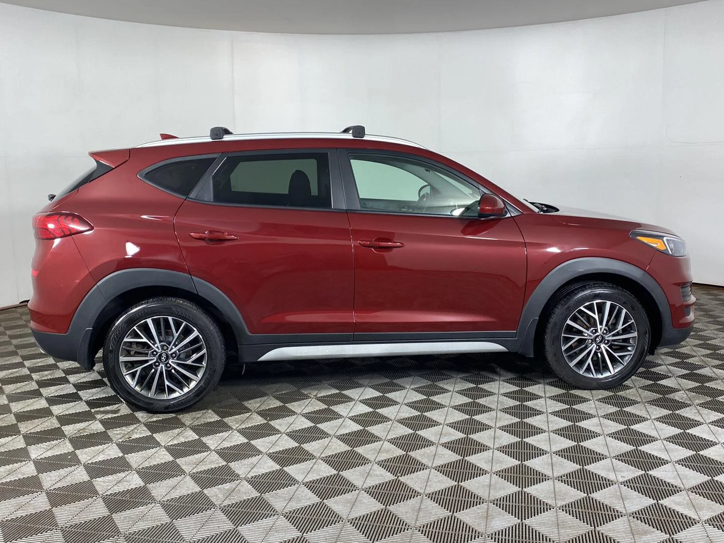Used 2020 Gemstone Red Hyundai SEL image 23