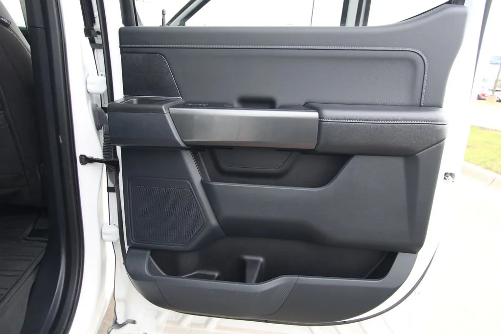Used 2023 Oxford White Ford XLT image 46