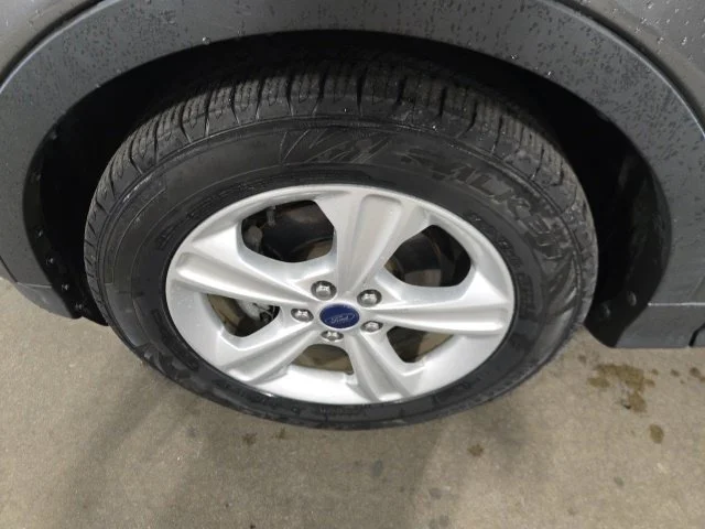 Used 2014 Gray Ford SE image 10