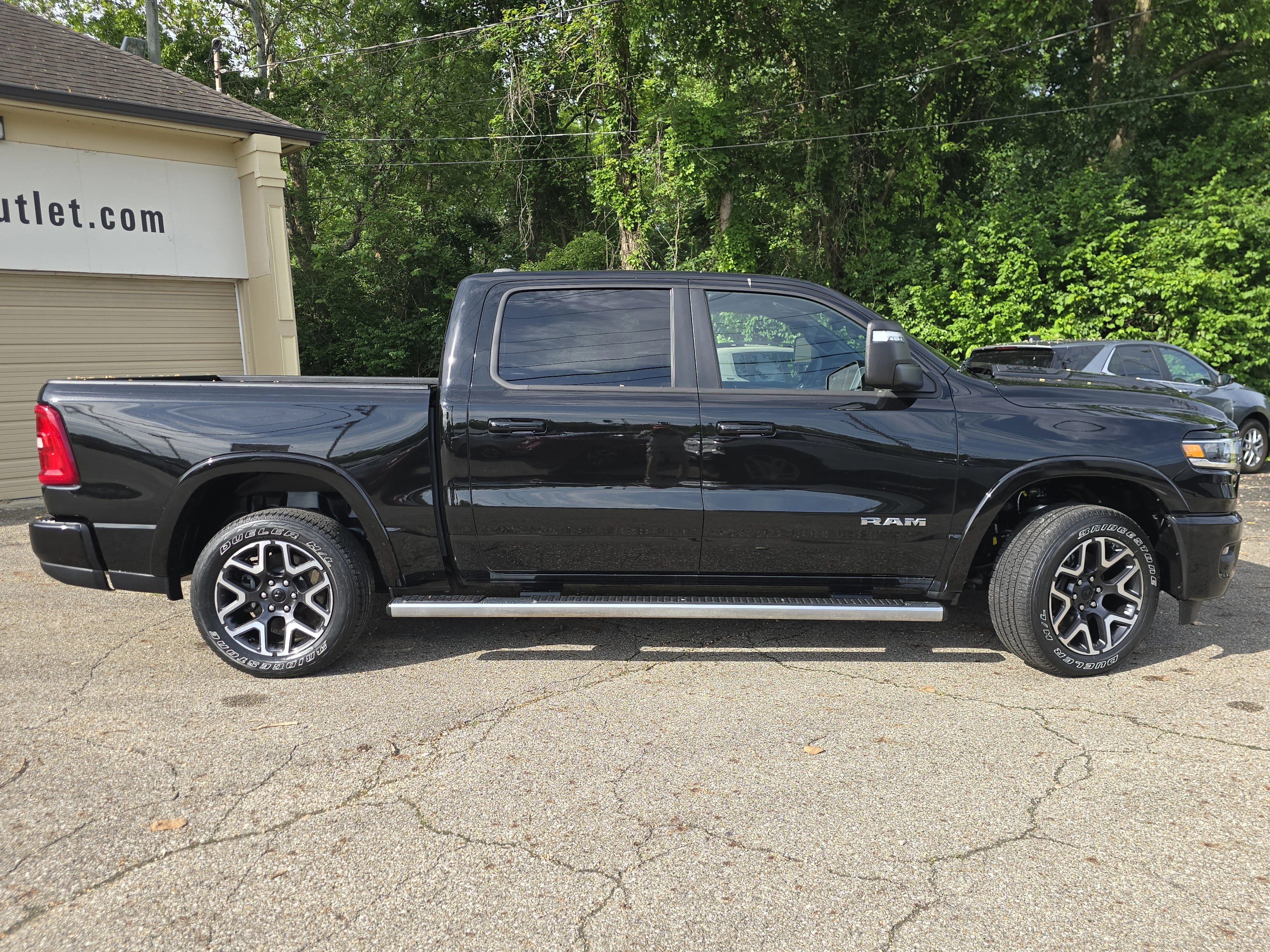 Used 2026 Diamond Black Crystal Pearlcoat Ram Laramie image 8