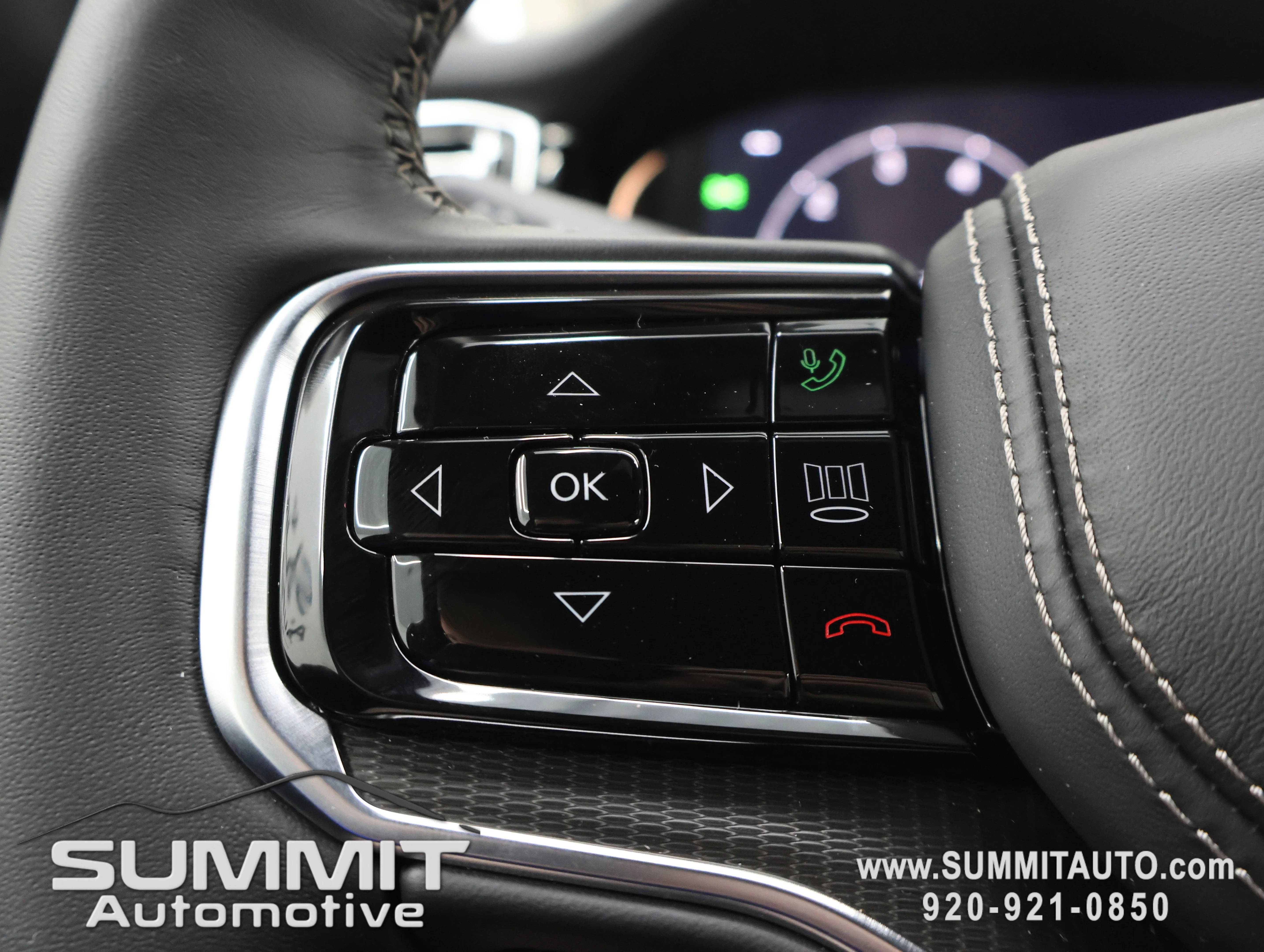 New 2026 Silver-Zynith Exterior Paint Jeep Summit Obsidian image 15