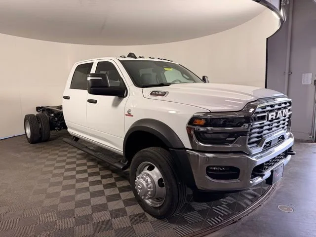 2026 RAM 5500 Big Horn 4X4 Crew Cab DRW 197" WB's photo