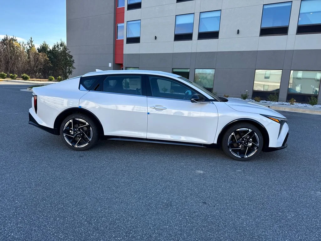 New 2025 White Kia GT-Line image 2