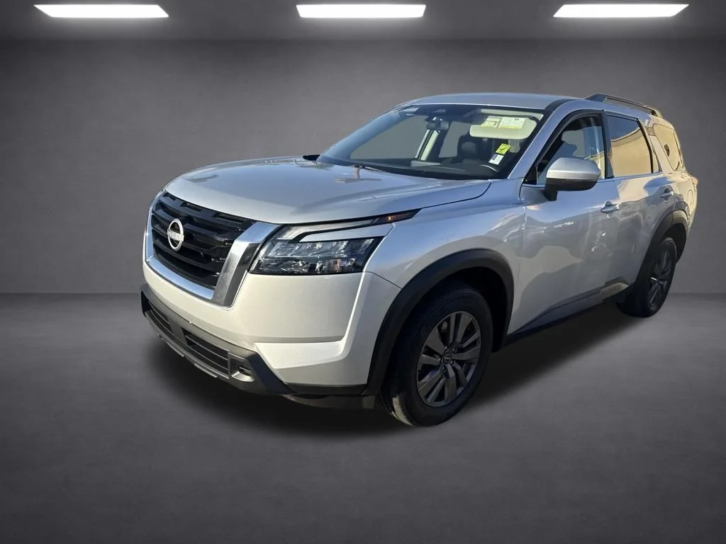 Used 2025 Silver Nissan SV image 2