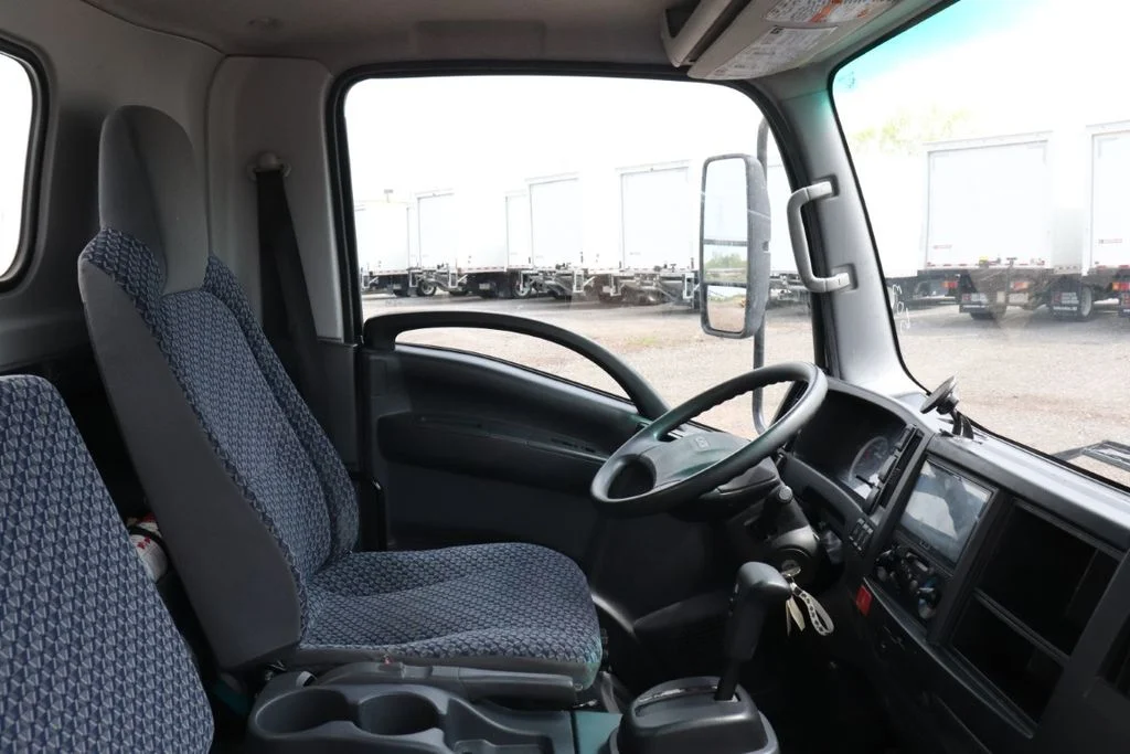 Used 2023 Arctic White Chevrolet Base image 11