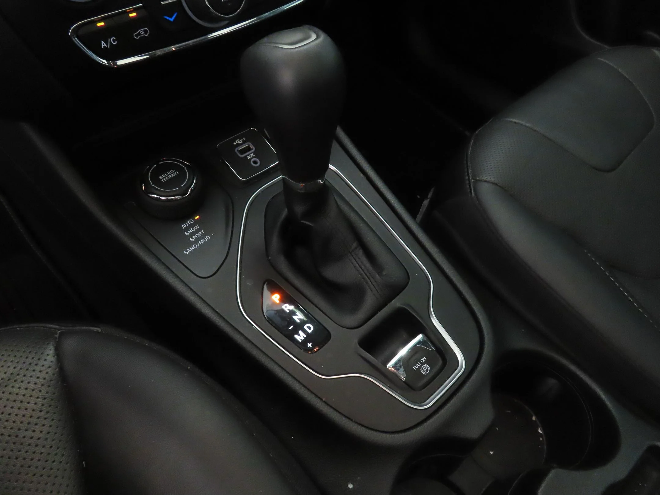 Used 2021 Red Jeep Latitude Lux image 16