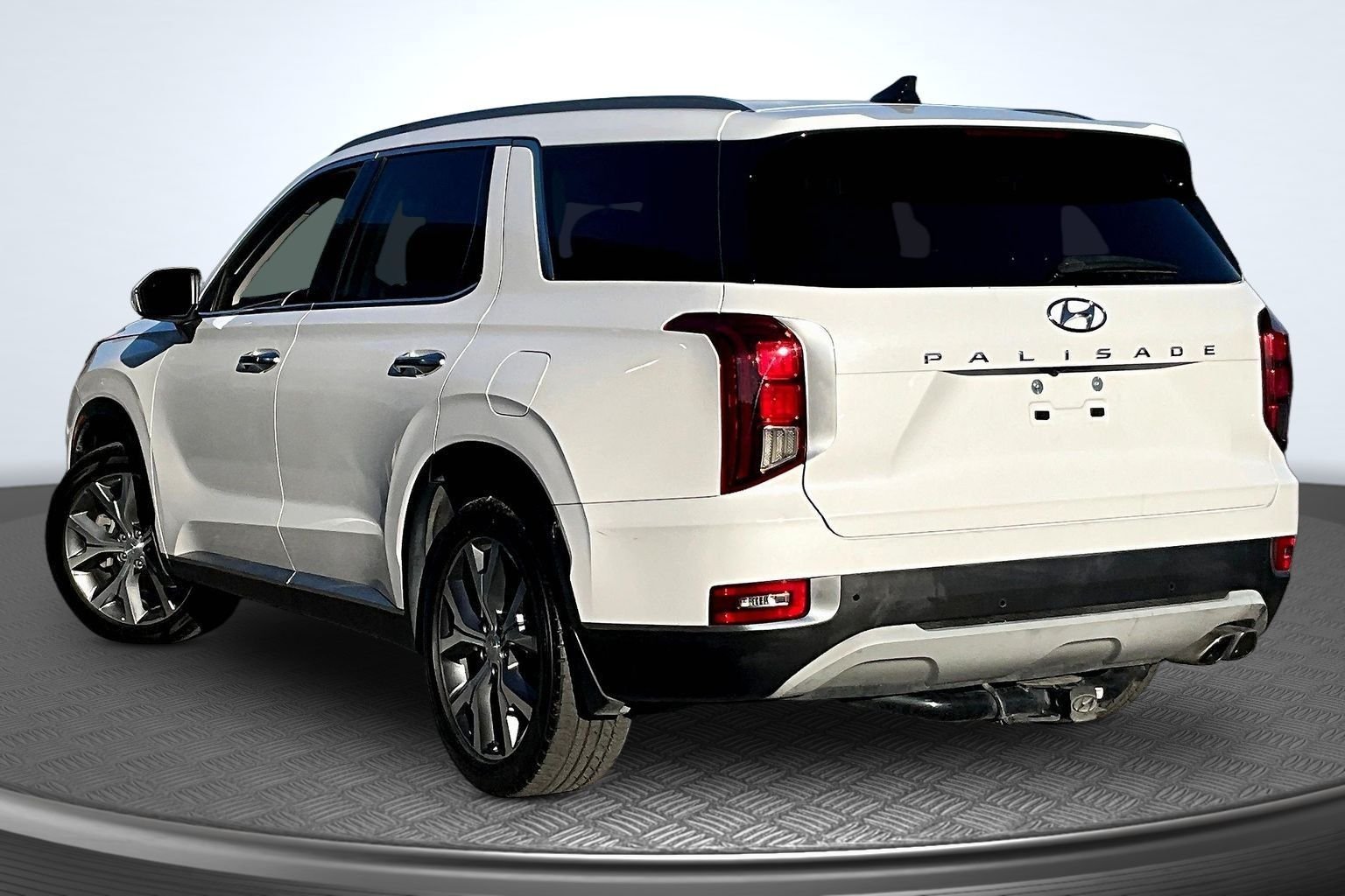 Certified Used 2022 White Hyundai SEL image 4