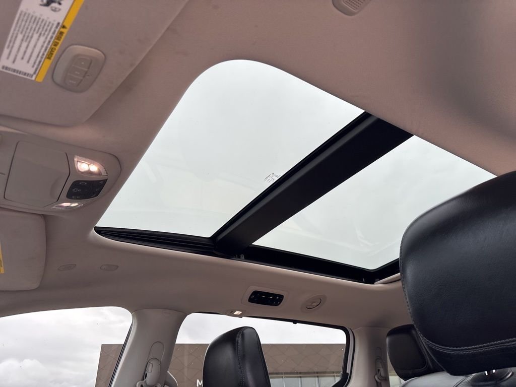 2020 Chrysler Pacifica Hybrid Limited - Photo 31