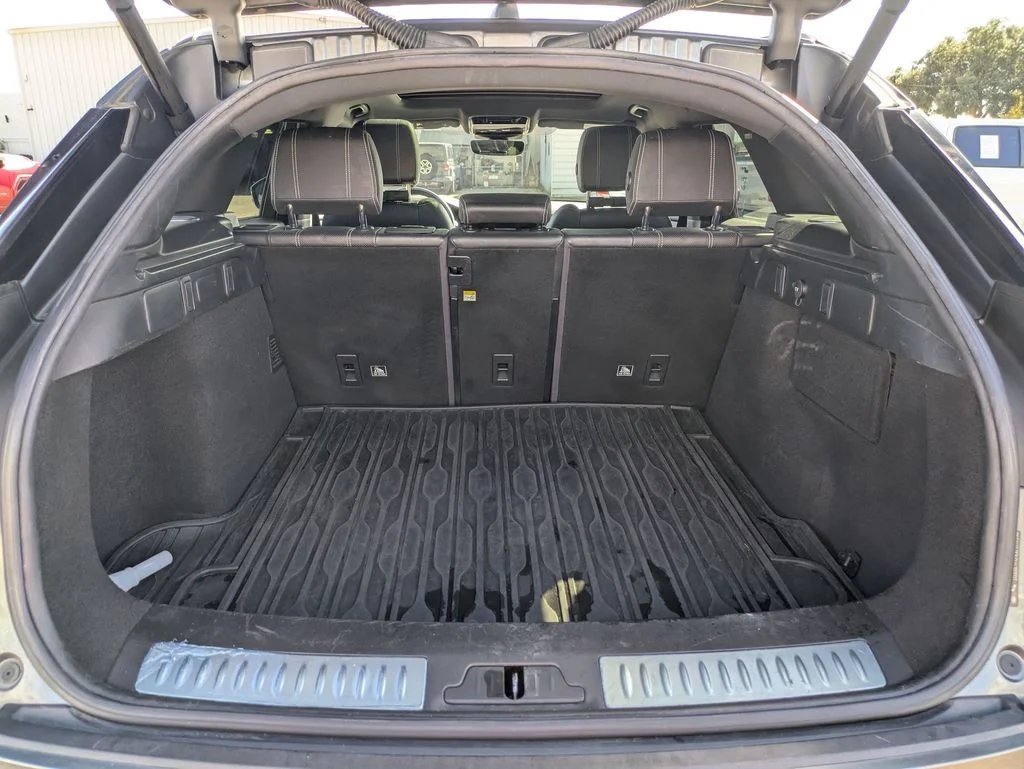 Used 2018 Gray Land Rover SE R-Dynamic image 20