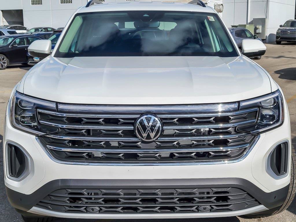New 2026 Opal White Pearl Volkswagen 2.0T SE w/Technology image 4