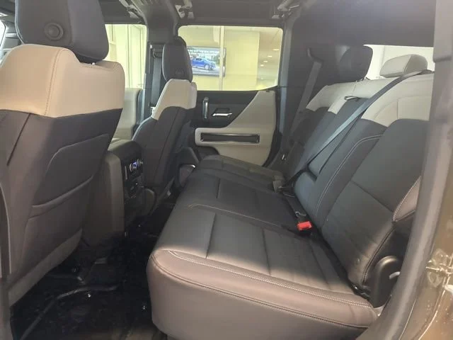 2026 GMC HUMMER EV 2X - Photo 28