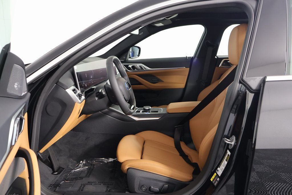 New 2026 Black Sapphire Metallic BMW eDrive40 image 5