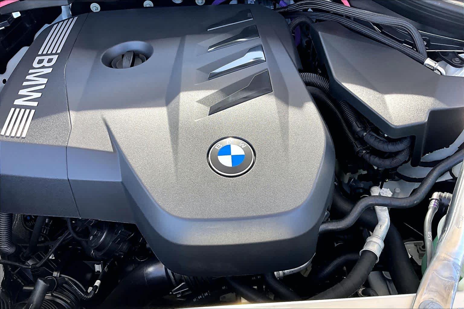 New 2026 Alpine White BMW 30 xDrive image 17