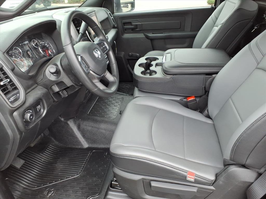 2026 RAM 3500 Chassis Tradesman - Photo 3