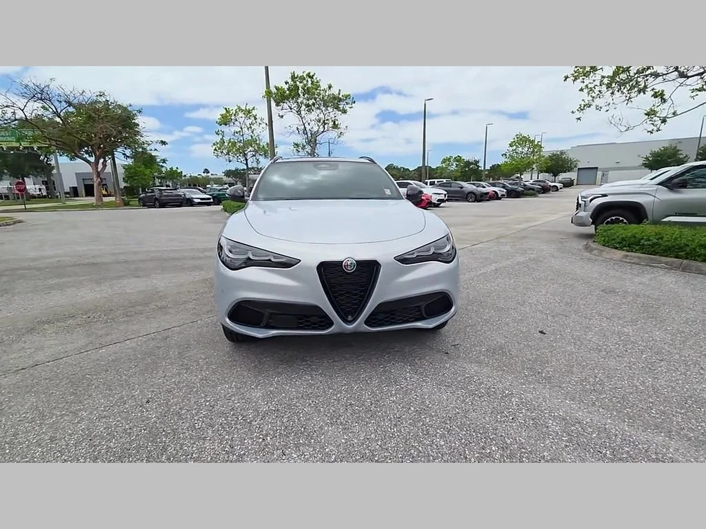 New 2025 Moonlight Gray Metallic Alfa Romeo Base image 38