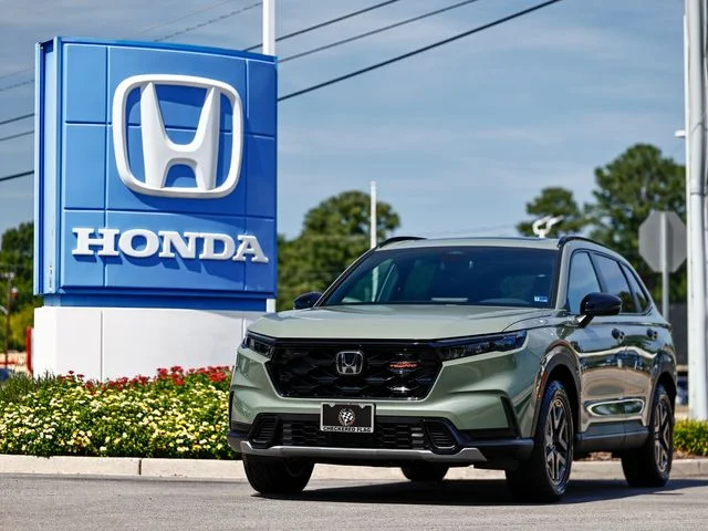 Used 2026 Ash Green Metallic Honda TrailSport image 1