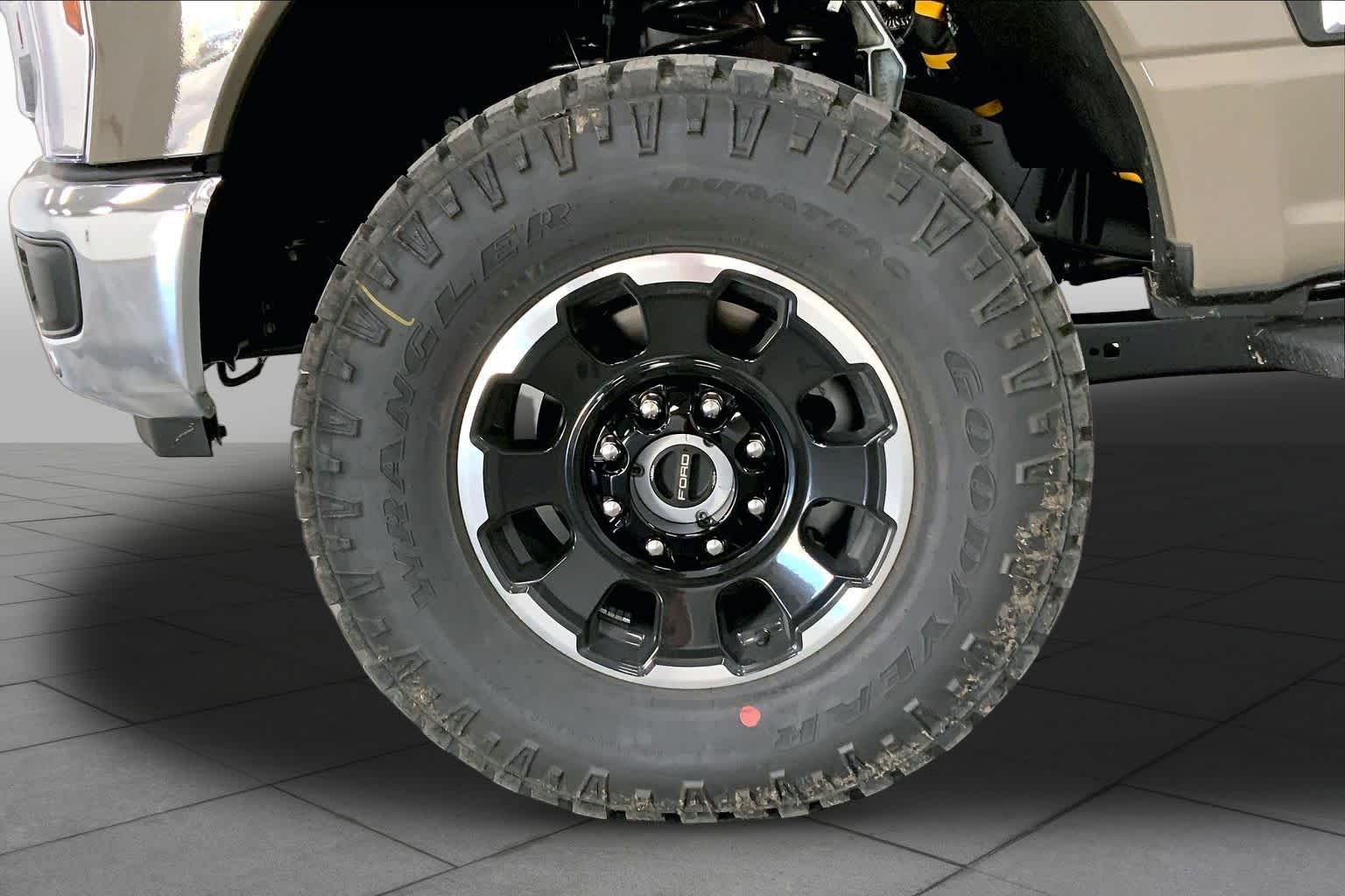 New 2027 Marsh Gray Metallic Ford F-250® King Ranch® image 9