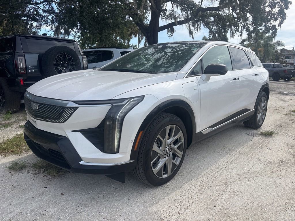 2025 Cadillac Optiq Luxury 2 AWD's photo
