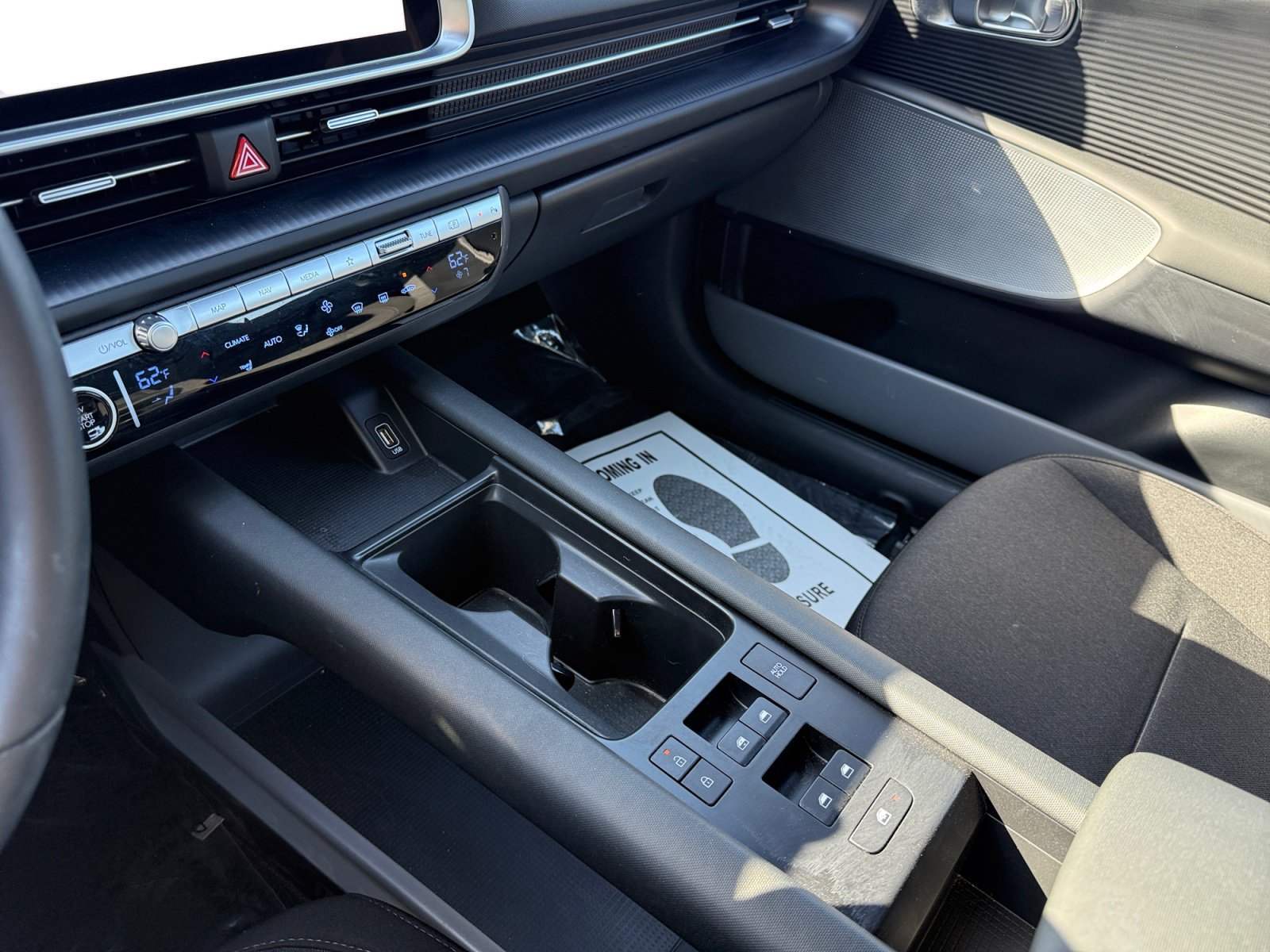 Certified Used 2025 Blue Hyundai SE image 13