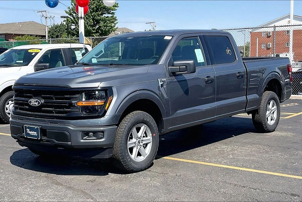 New 2026 Carbonized Gray Metallic Ford XLT image 11