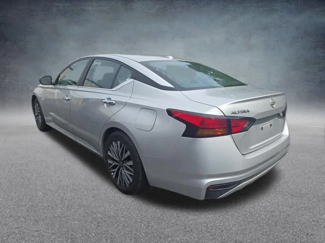 Used 2025 Silver Nissan 2.5 SV image 5