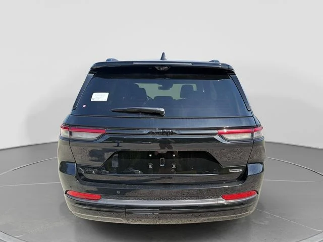 New 2026 Diamond Black Crystal Pearl-Coat Exterior Paint Jeep Summit image 5