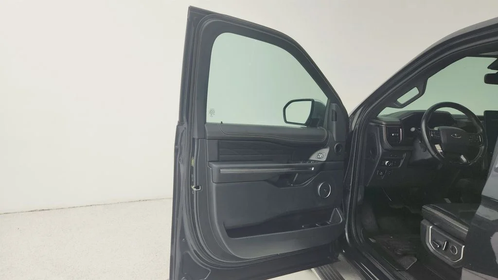 Used 2022 Gray Ford Platinum image 18