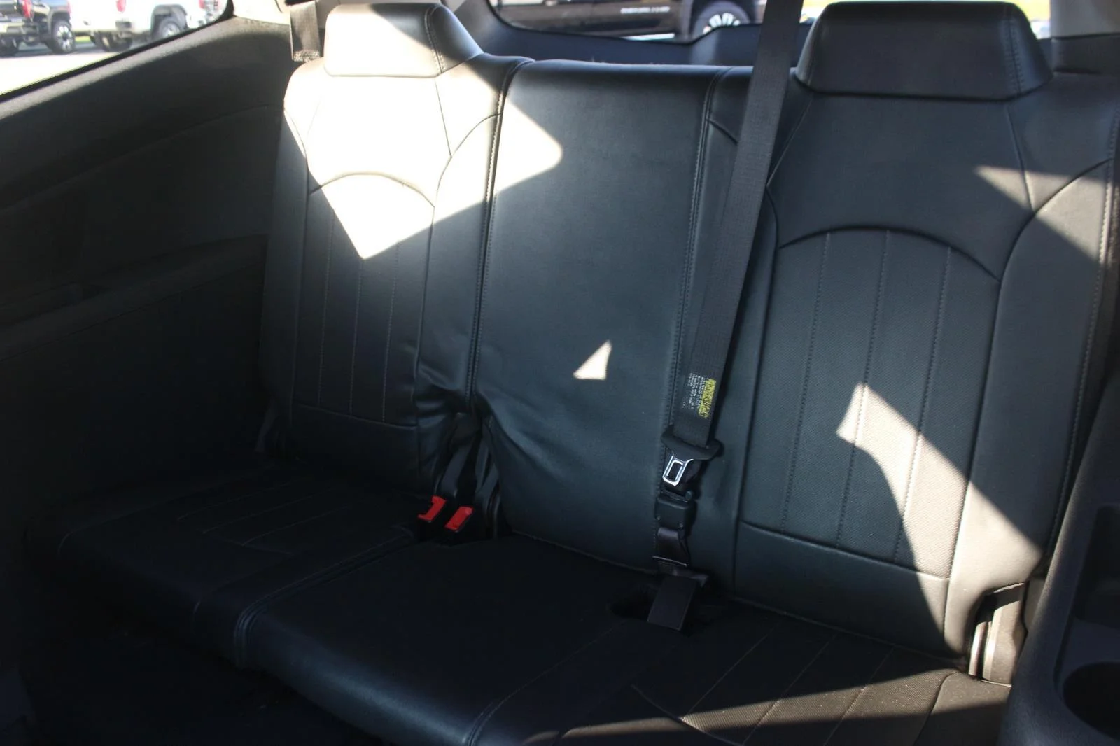 Used 2016 MOSAIC BLACK METALLIC Chevrolet LTZ image 33