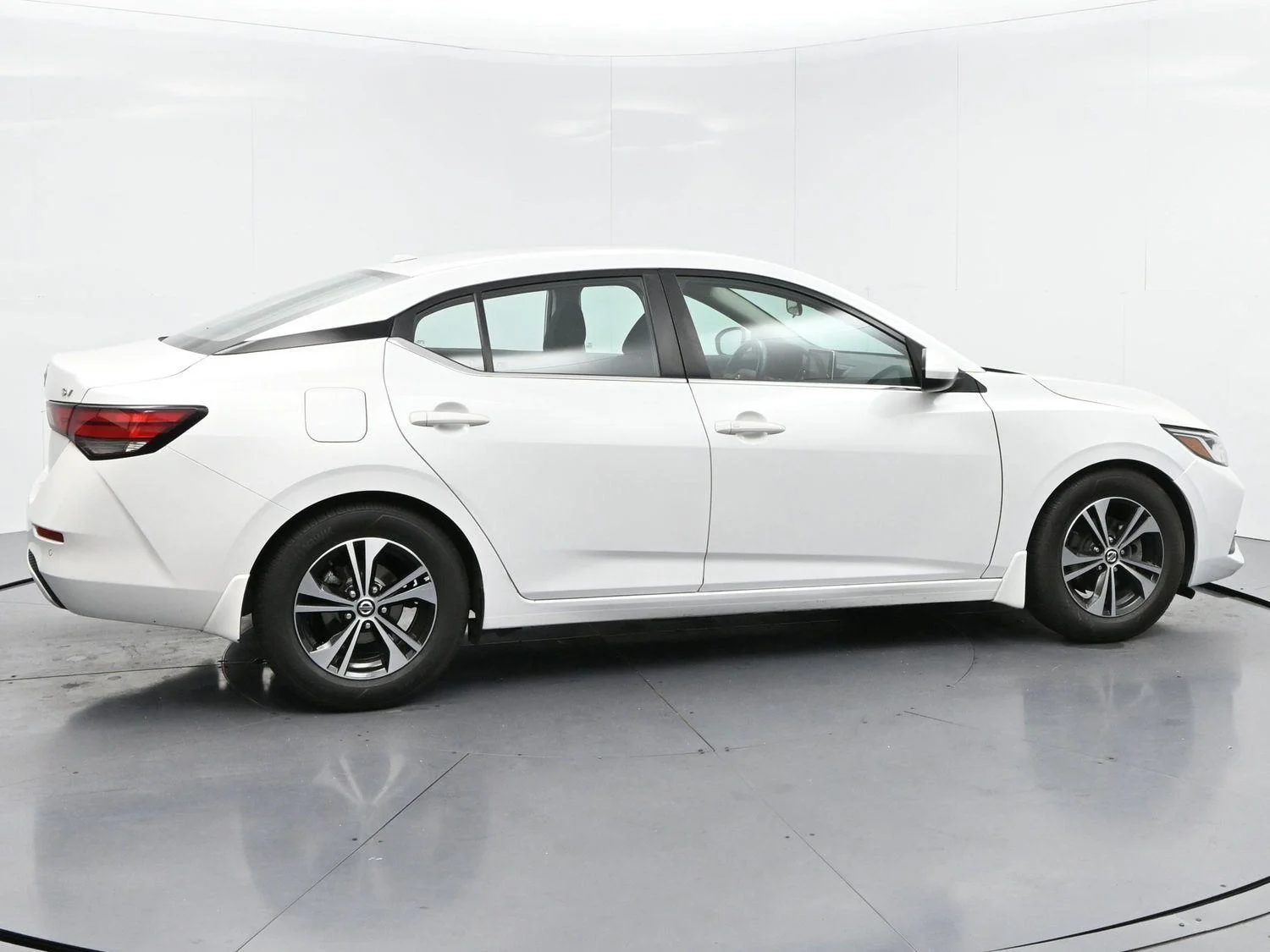 Used 2021 Aspen White Tricoat Nissan SV image 8