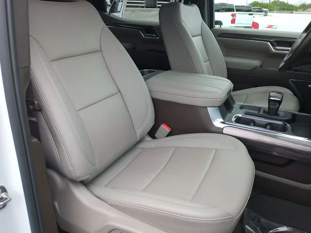 Used 2025 White Chevrolet LTZ image 24