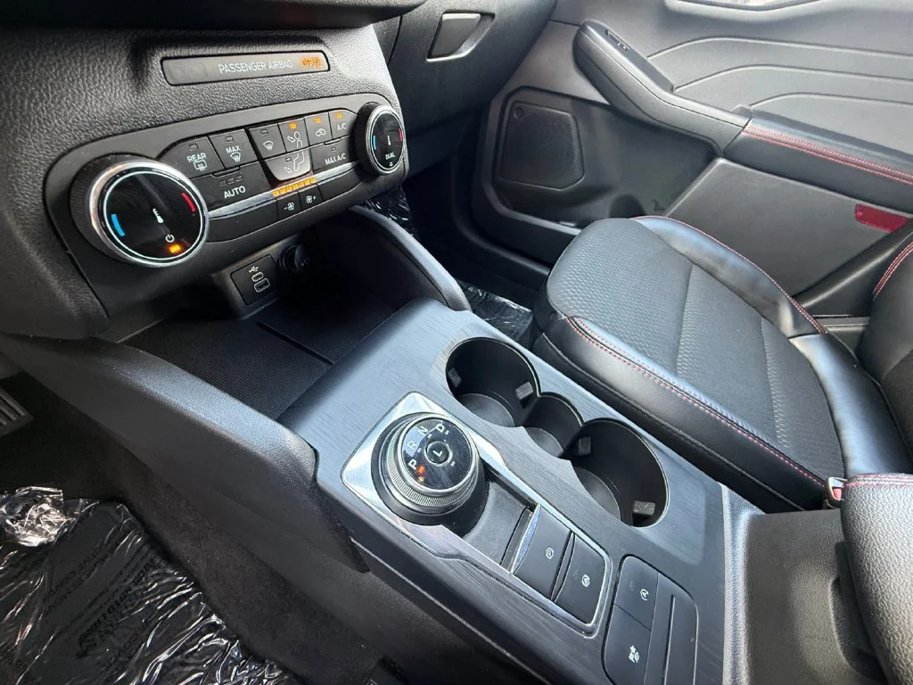 Used 2025 Gray Ford ST-Line image 23