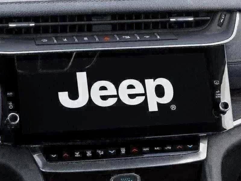 New 2026 Bright White Clear-Coat Exterior Paint Jeep Altitude image 55
