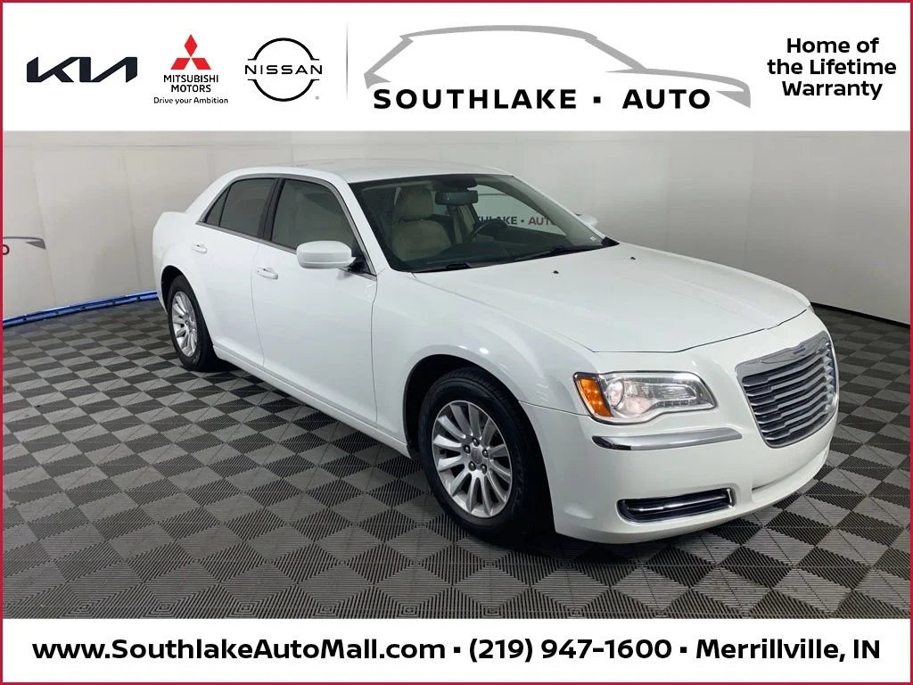 2013 Chrysler 300 -'s photo