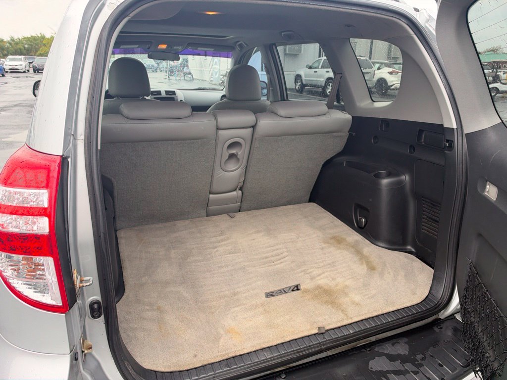 Used 2009 Silver Toyota Limited image 13