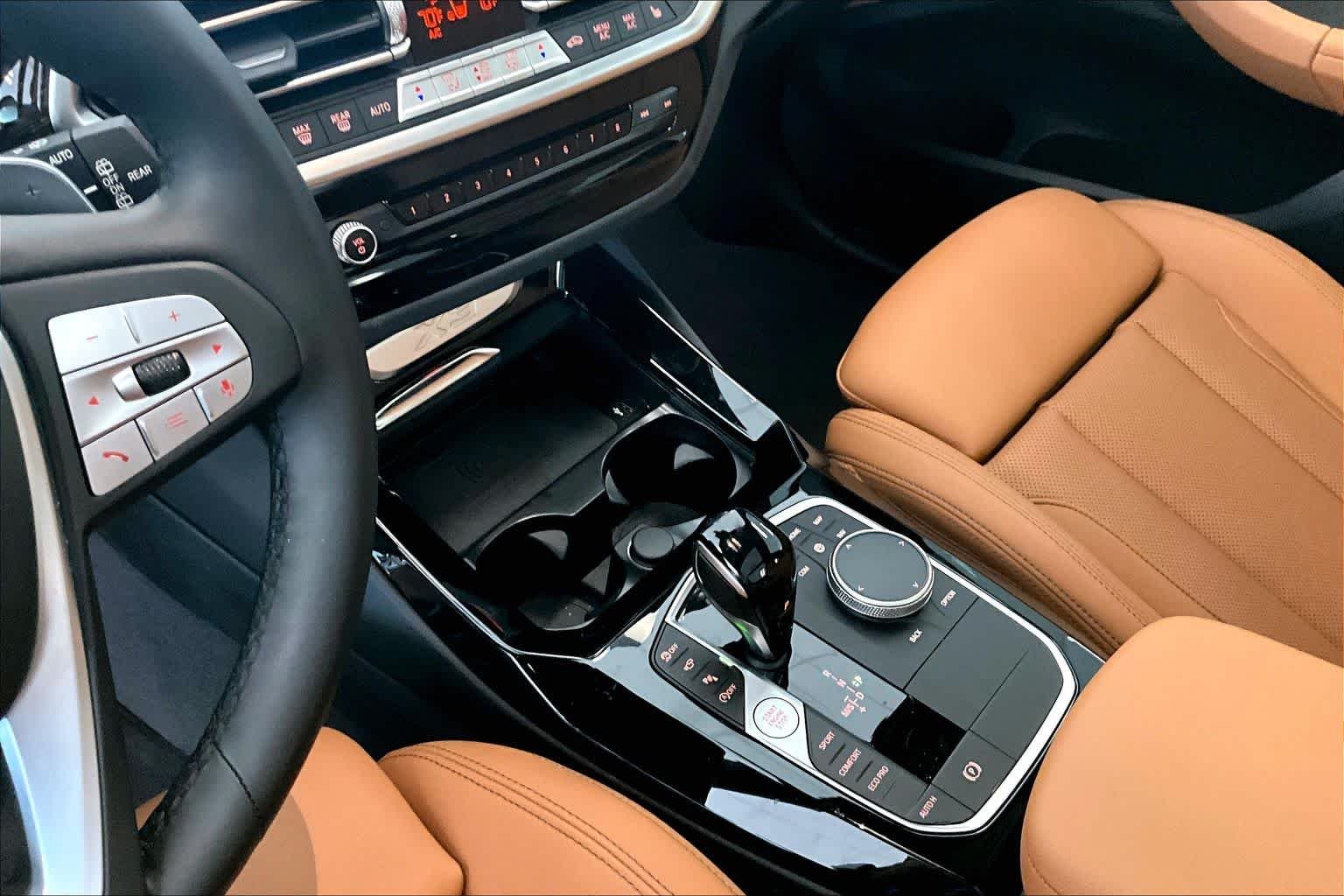 Used 2024 Phytonic Blue Metallic BMW sDrive30i image 15