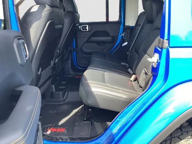 New 2026 Hydro Blue Pearl Coat Jeep 4-DOOR SAHARA image 14