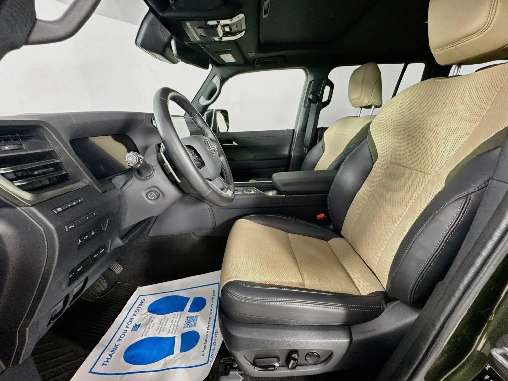 Used 2025 Green Pearl Lexus 550 Overtrail image 27