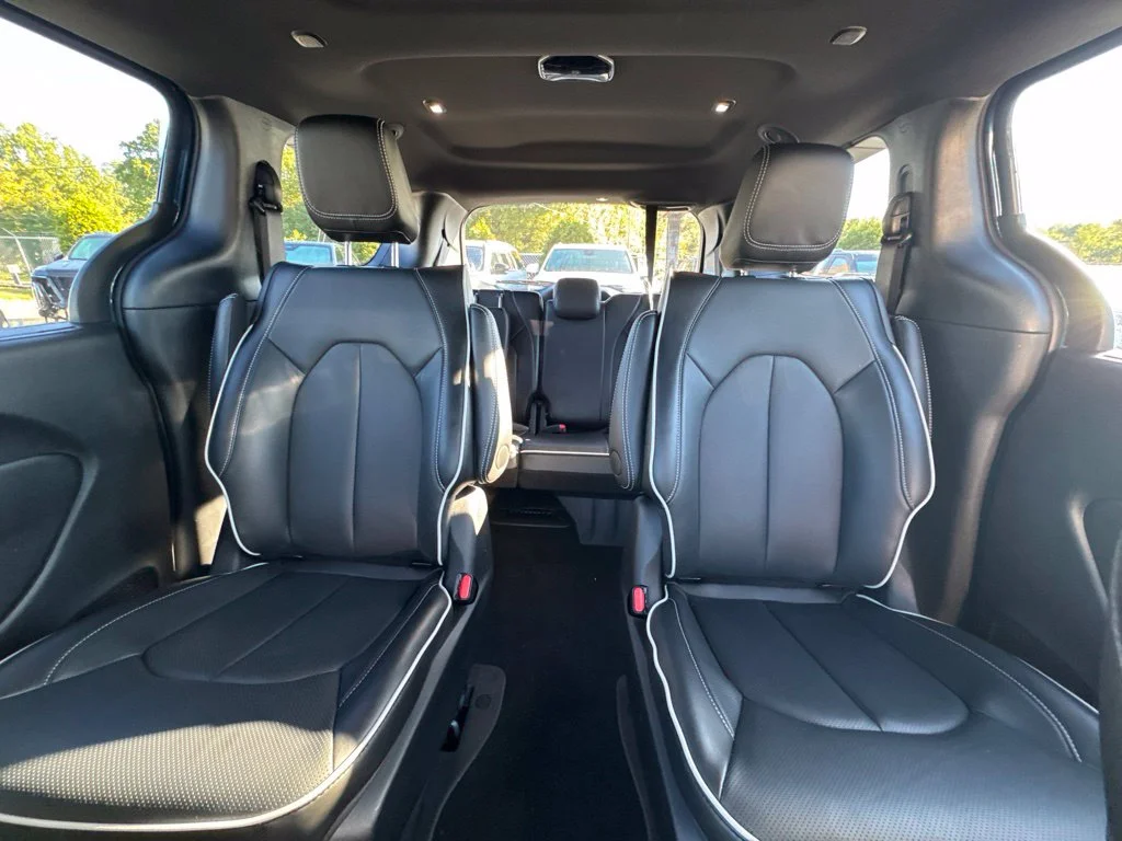 Used 2025 Blue Chrysler Select Premium S Appearance image 13